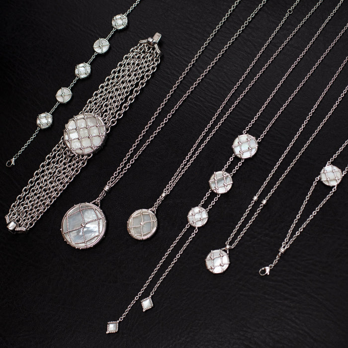 Isola Large Pendulum Pendant Necklace with Mother of Pearl